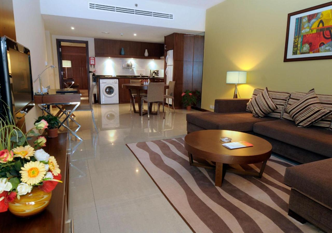 Phoenix Plaza Hotel Apartments Abu Dhabi Ngoại thất bức ảnh