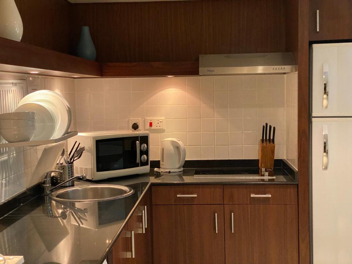 Phoenix Plaza Hotel Apartments Abu Dhabi Ngoại thất bức ảnh