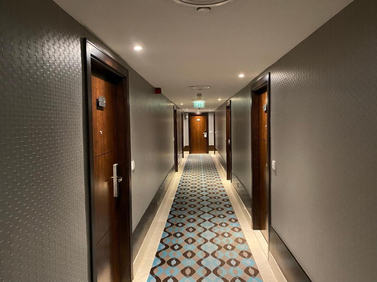 Phoenix Plaza Hotel Apartments Abu Dhabi Ngoại thất bức ảnh