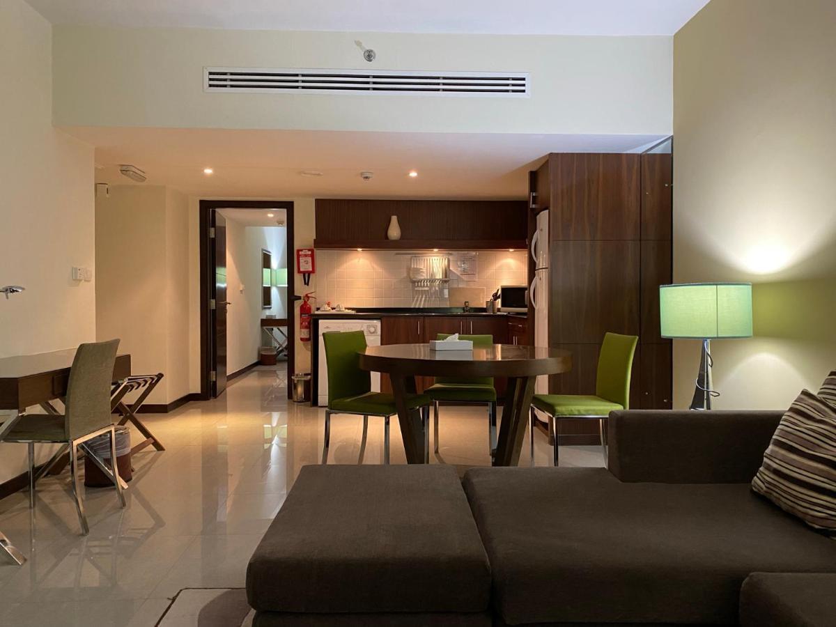 Phoenix Plaza Hotel Apartments Abu Dhabi Ngoại thất bức ảnh