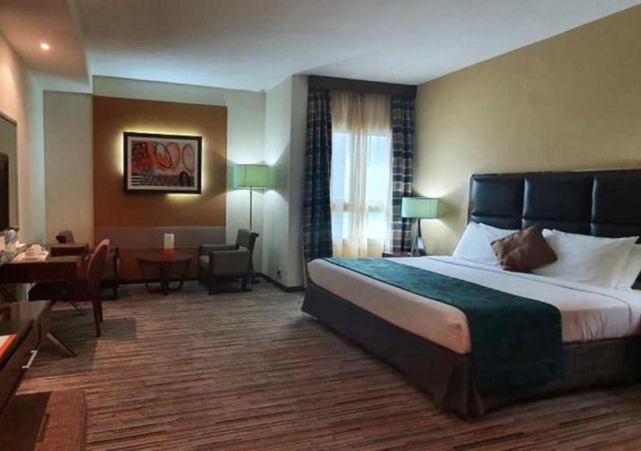 Phoenix Plaza Hotel Apartments Abu Dhabi Ngoại thất bức ảnh