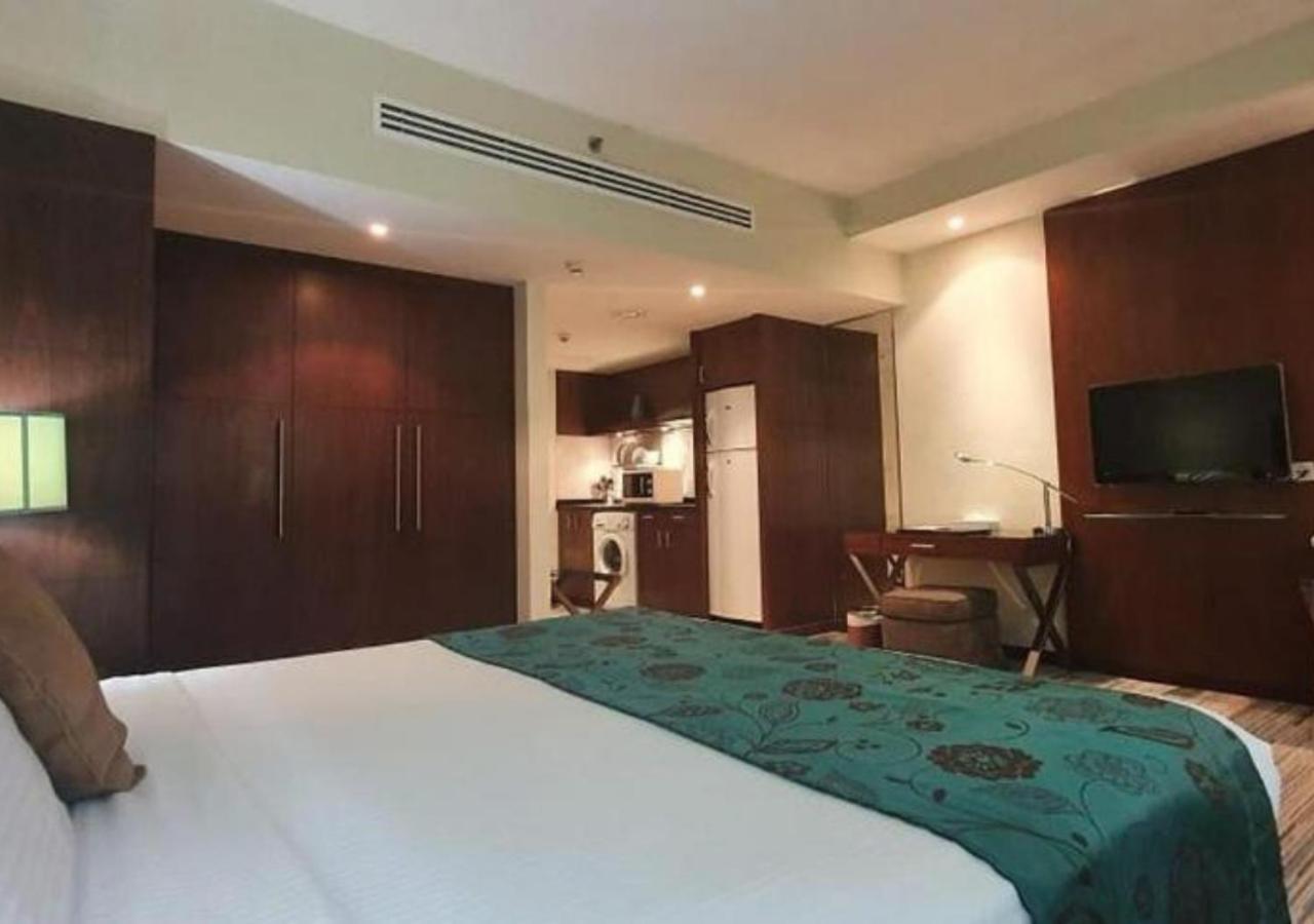 Phoenix Plaza Hotel Apartments Abu Dhabi Ngoại thất bức ảnh