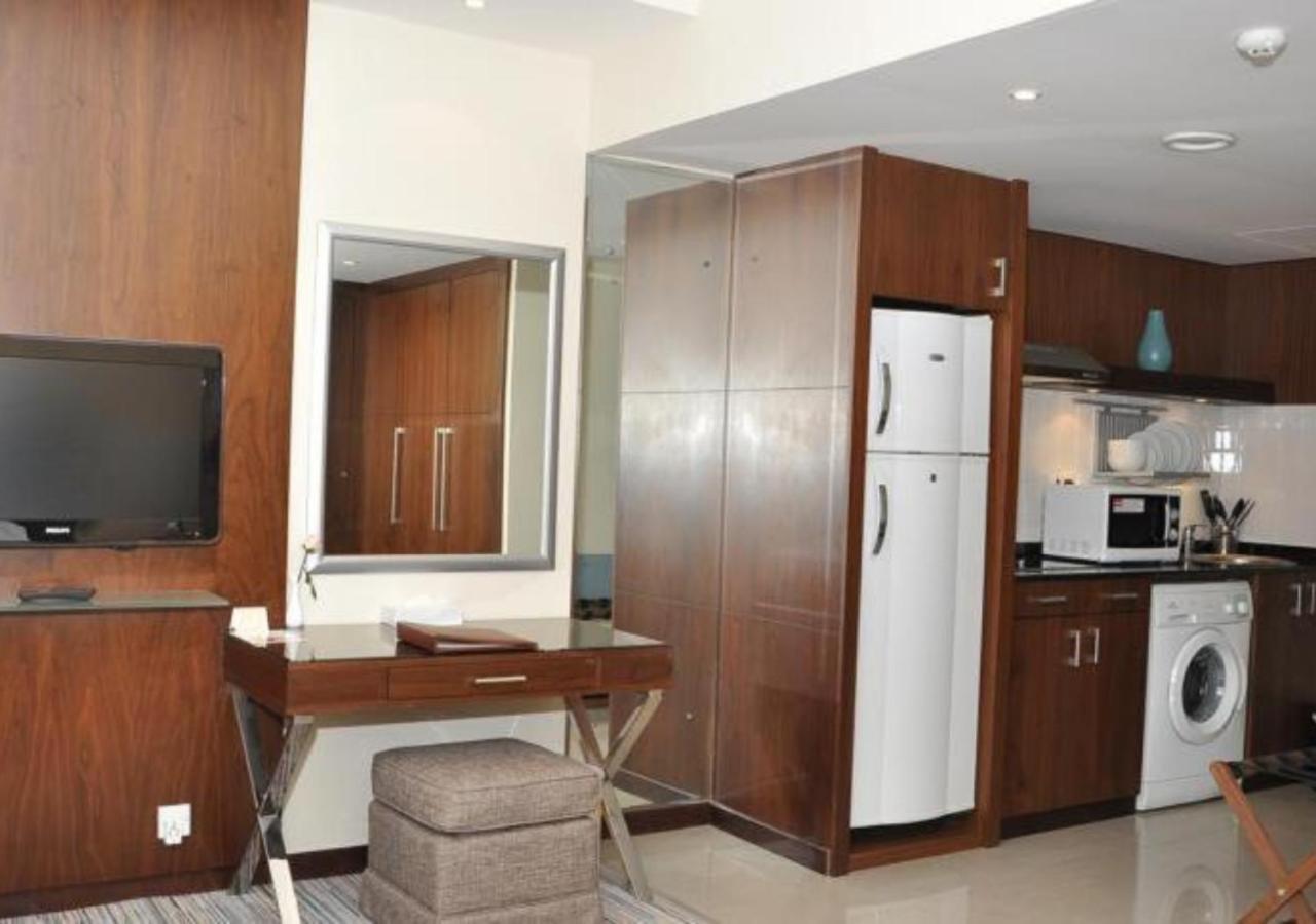 Phoenix Plaza Hotel Apartments Abu Dhabi Ngoại thất bức ảnh