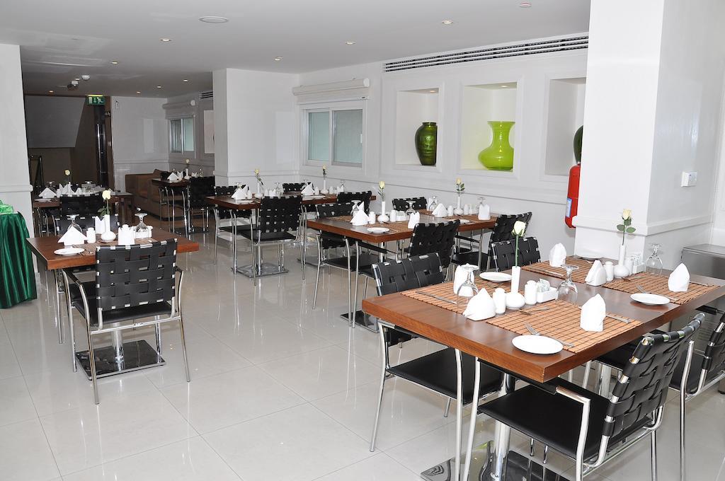Phoenix Plaza Hotel Apartments Abu Dhabi Ngoại thất bức ảnh
